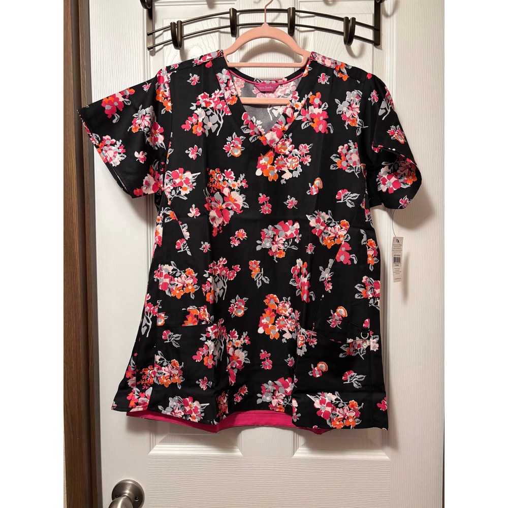Vera Bradley Breast Cancer Awareness Floral Scrub Top V-Neck Black Pink MD NWT